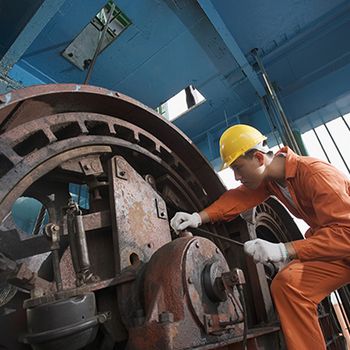 Manutenção em equipamentos industriais